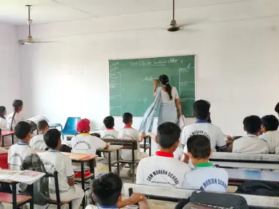 Smart classroom in SBM Modern School Peppeganj CBSE education